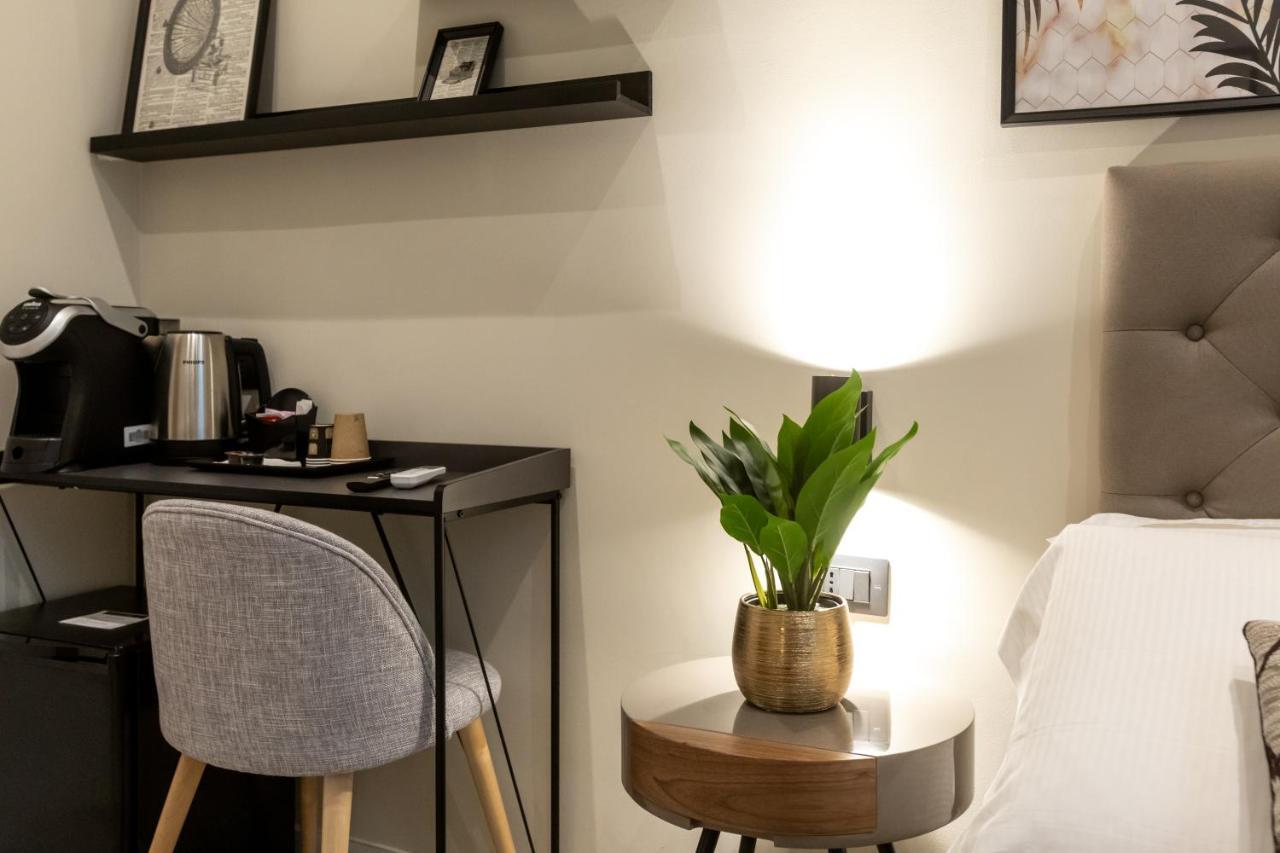 Suites 44 - Guesthouse Rome Bagian luar foto